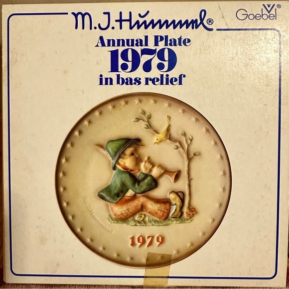 1979 Vintage M.J. Hummel Annual Collectors Plate “Singing Lesson” - Picture 2 of 6